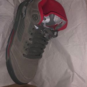 Jordan 5 camo **read description **